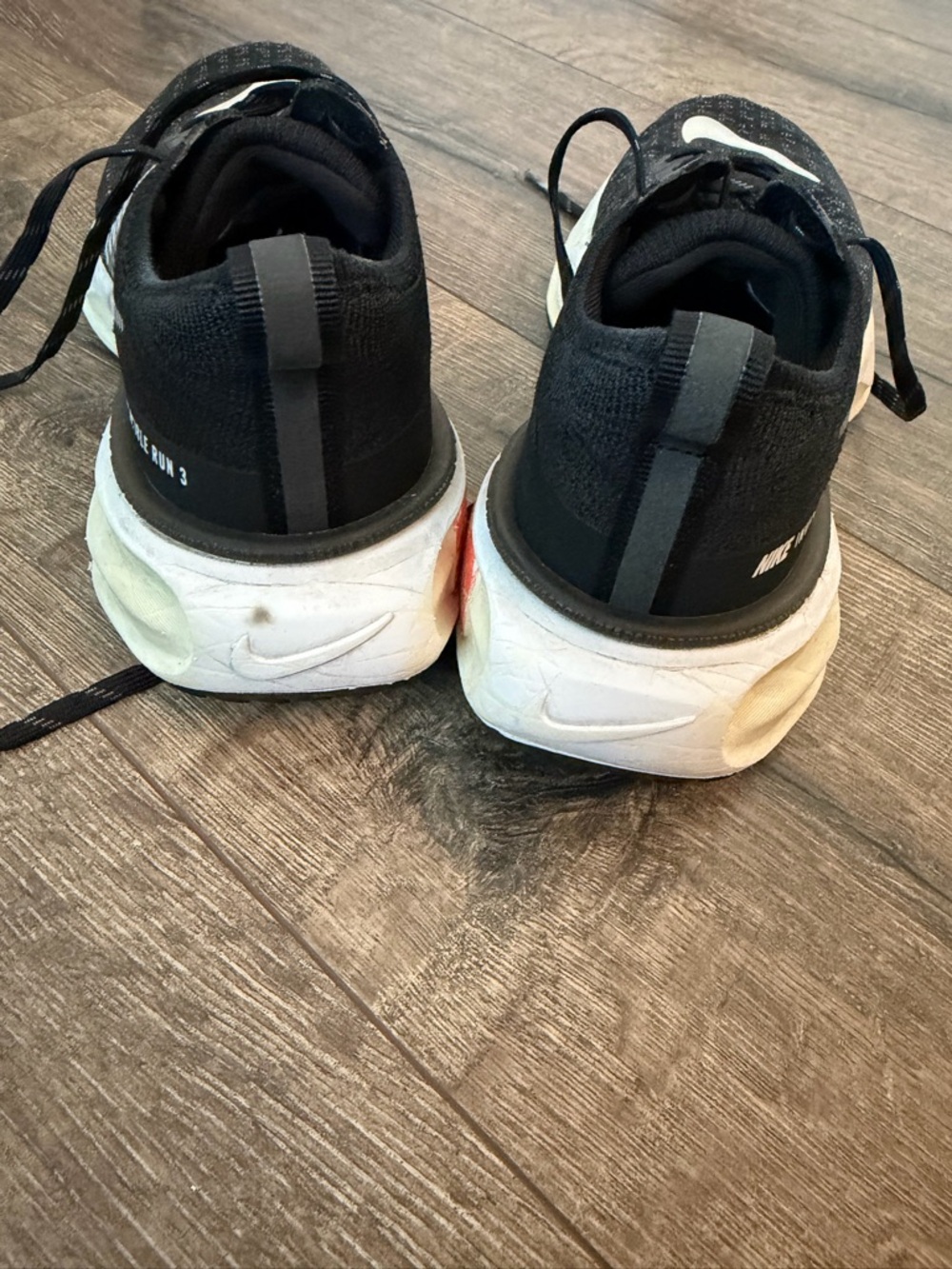 Women’s Nike Invincible 3 - Picture 8 of 11
